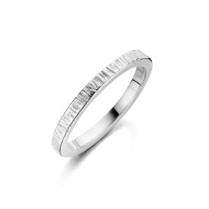 Spirit Icons - Canis Small ring i sølv, designet med en flot detaljeret struktur, der skaber et stilrent udtryk, der både føles råt og raffineret. 53671.